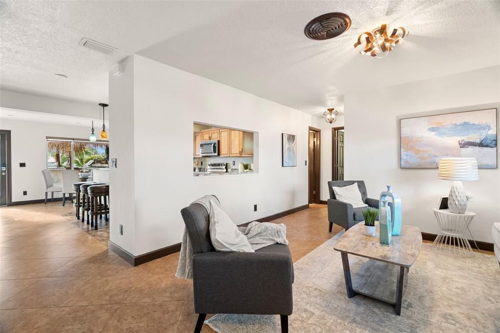 En Venta: $799,000 (3 camas, 3 baños, 1903 Pies cuadrados)