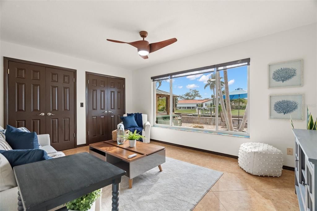 En Venta: $799,000 (3 camas, 3 baños, 1903 Pies cuadrados)