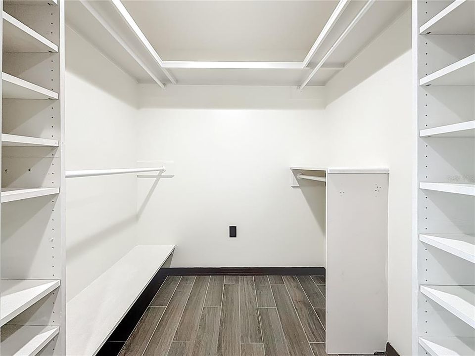 En Venta: $799,000 (3 camas, 3 baños, 1903 Pies cuadrados)