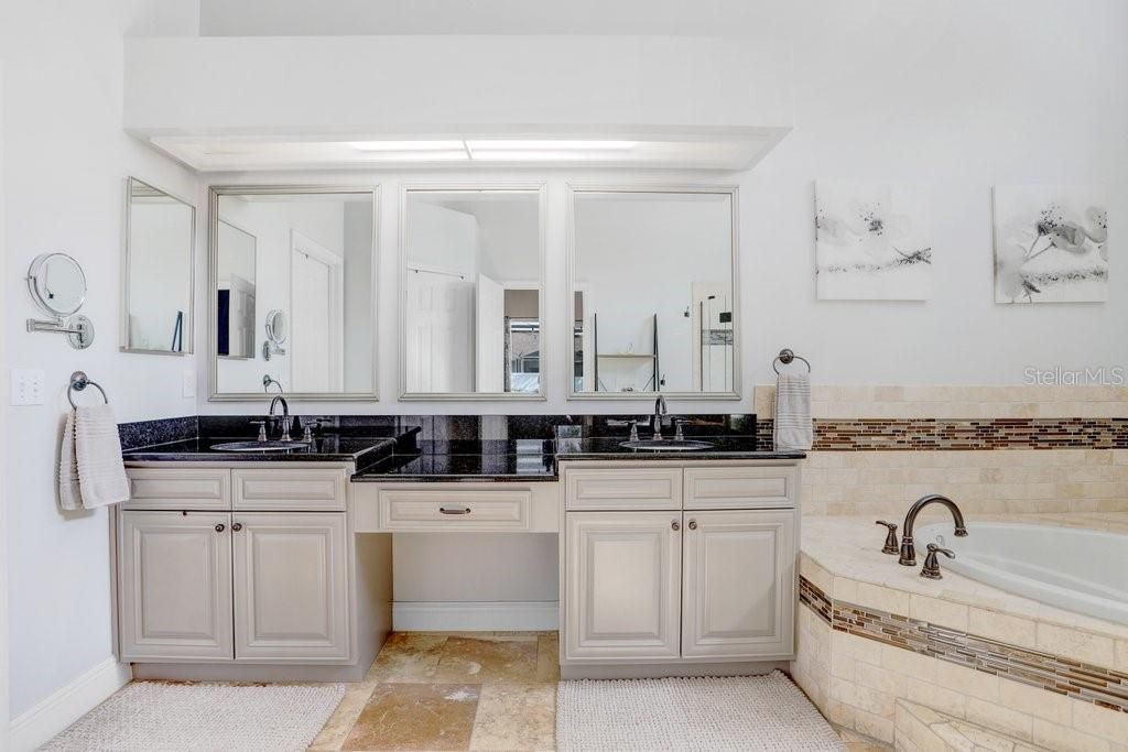 待售: $865,000 (4 贝兹, 3 浴室, 2752 平方英尺)