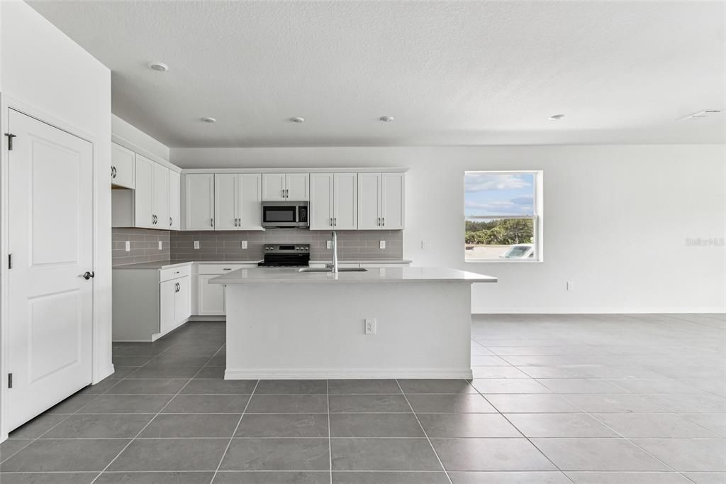 待售: $444,809 (4 贝兹, 2 浴室, 1933 平方英尺)