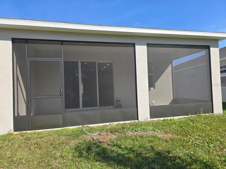 For Rent: $2,985 (4 beds, 2 baths, 2045 Square Feet)