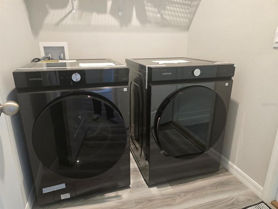 For Rent: $2,985 (4 beds, 2 baths, 2045 Square Feet)