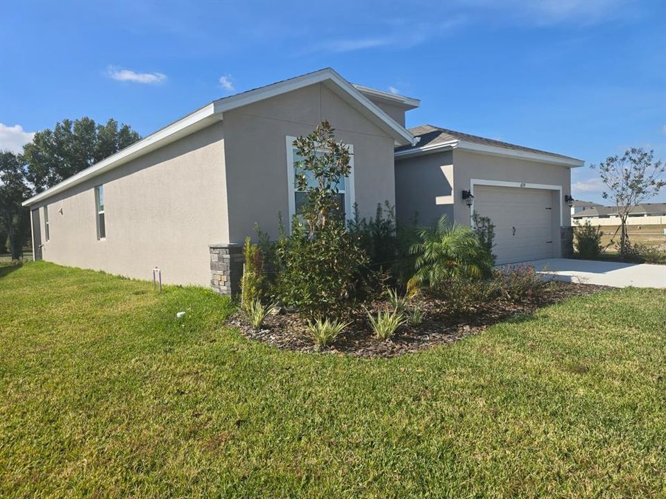 For Rent: $2,985 (4 beds, 2 baths, 2045 Square Feet)