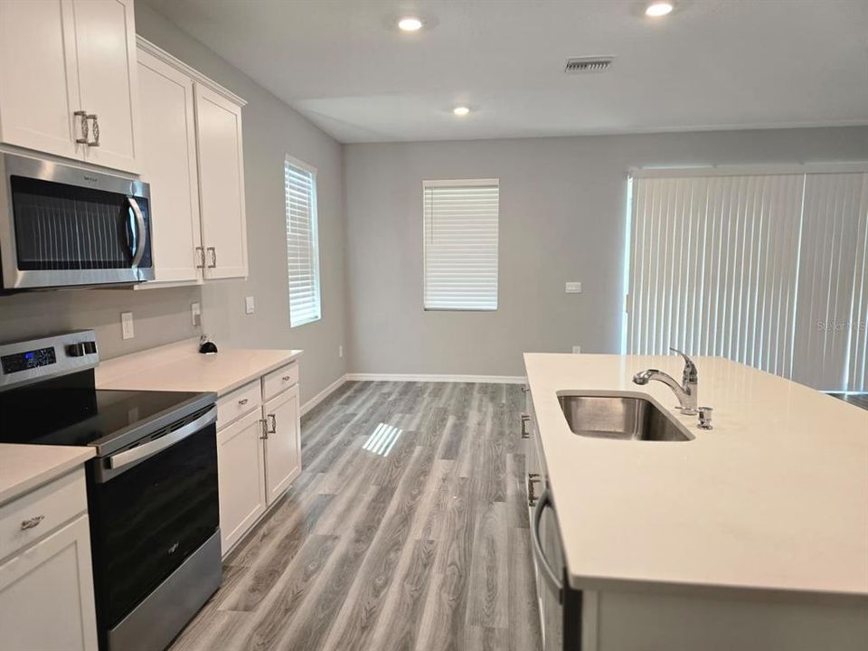For Rent: $2,985 (4 beds, 2 baths, 2045 Square Feet)