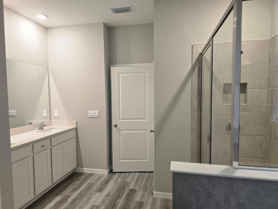 For Rent: $2,985 (4 beds, 2 baths, 2045 Square Feet)