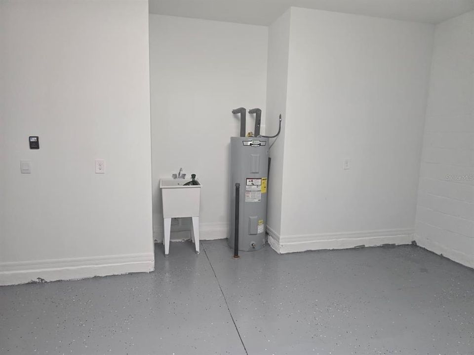 For Rent: $2,985 (4 beds, 2 baths, 2045 Square Feet)