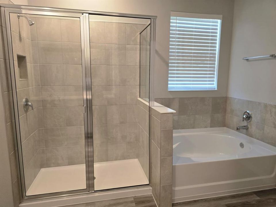 For Rent: $2,985 (4 beds, 2 baths, 2045 Square Feet)