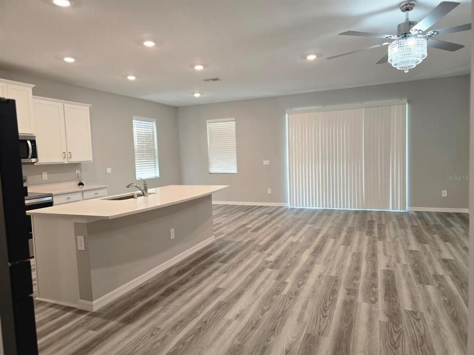 For Rent: $2,985 (4 beds, 2 baths, 2045 Square Feet)