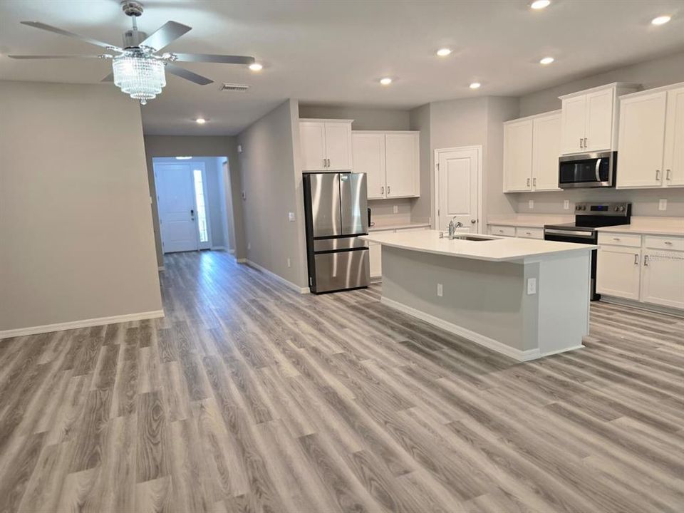 For Rent: $2,985 (4 beds, 2 baths, 2045 Square Feet)