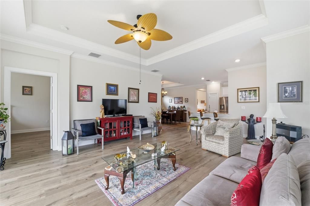 For Sale: $450,000 (2 beds, 2 baths, 1689 Square Feet)