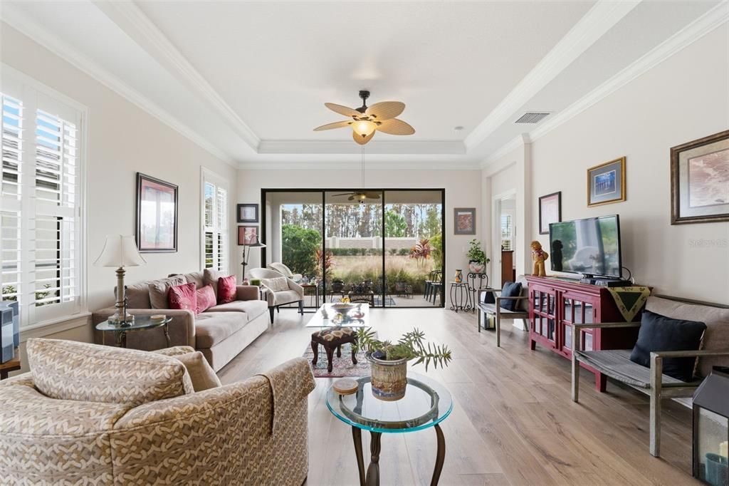 For Sale: $450,000 (2 beds, 2 baths, 1689 Square Feet)