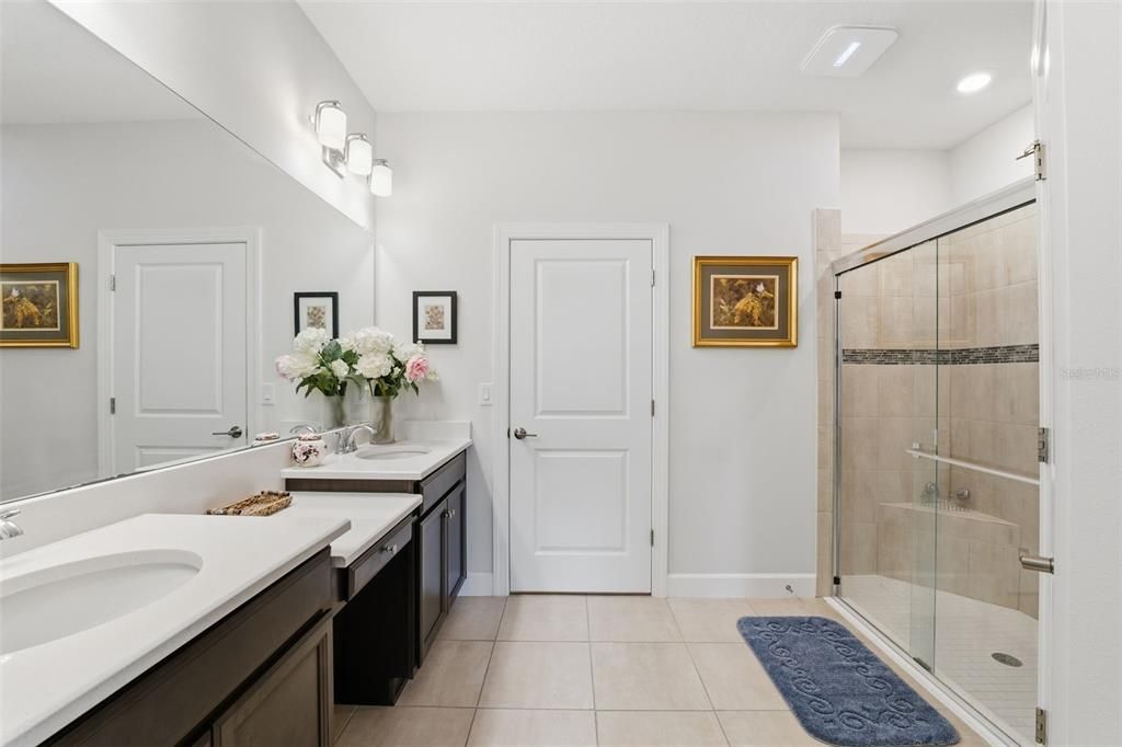 For Sale: $450,000 (2 beds, 2 baths, 1689 Square Feet)