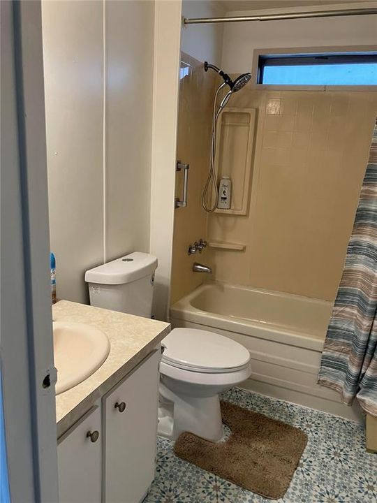 На продажу: $113,000 (2 спален, 2 ванн, 840 Квадратных фут)