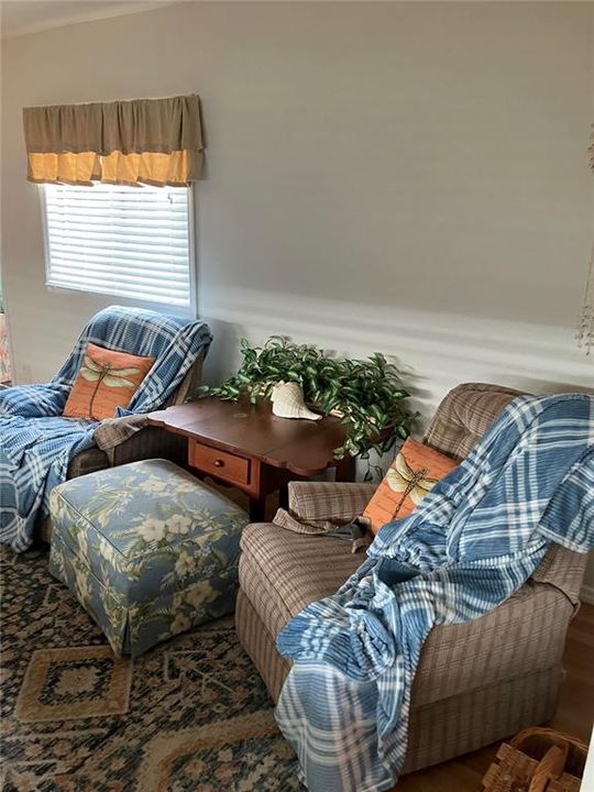 На продажу: $113,000 (2 спален, 2 ванн, 840 Квадратных фут)