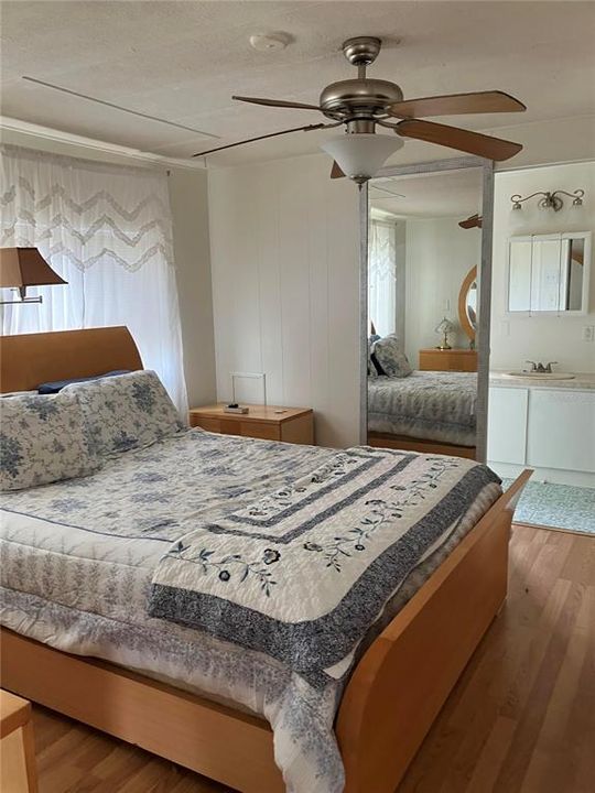 На продажу: $113,000 (2 спален, 2 ванн, 840 Квадратных фут)