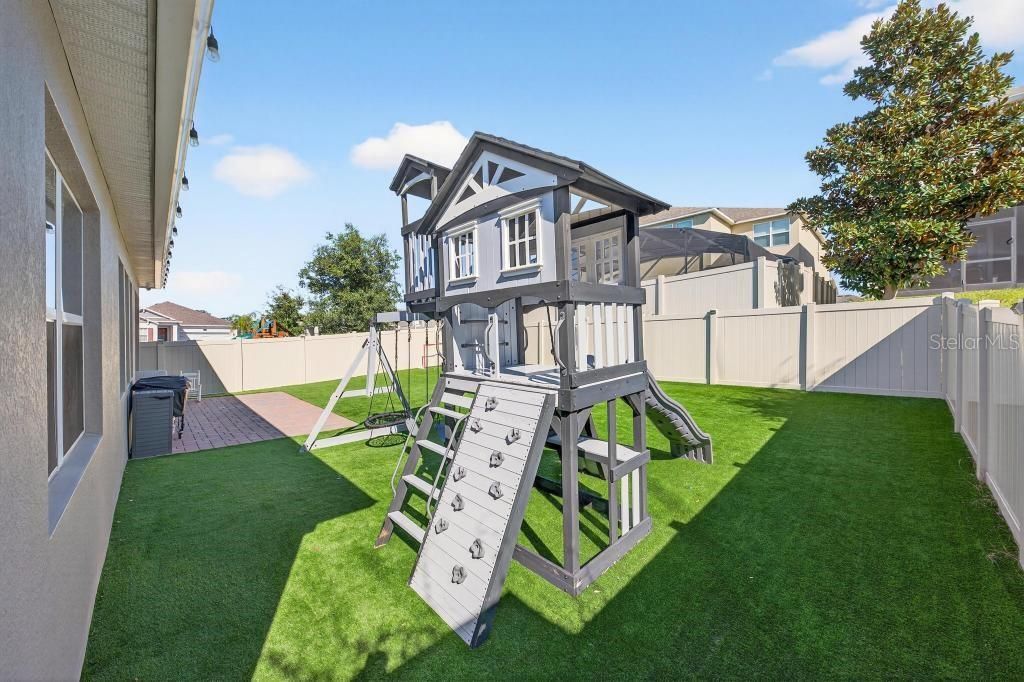 For Sale: $615,000 (3 beds, 2 baths, 1857 Square Feet)