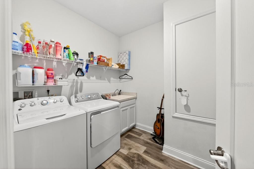 For Sale: $615,000 (3 beds, 2 baths, 1857 Square Feet)