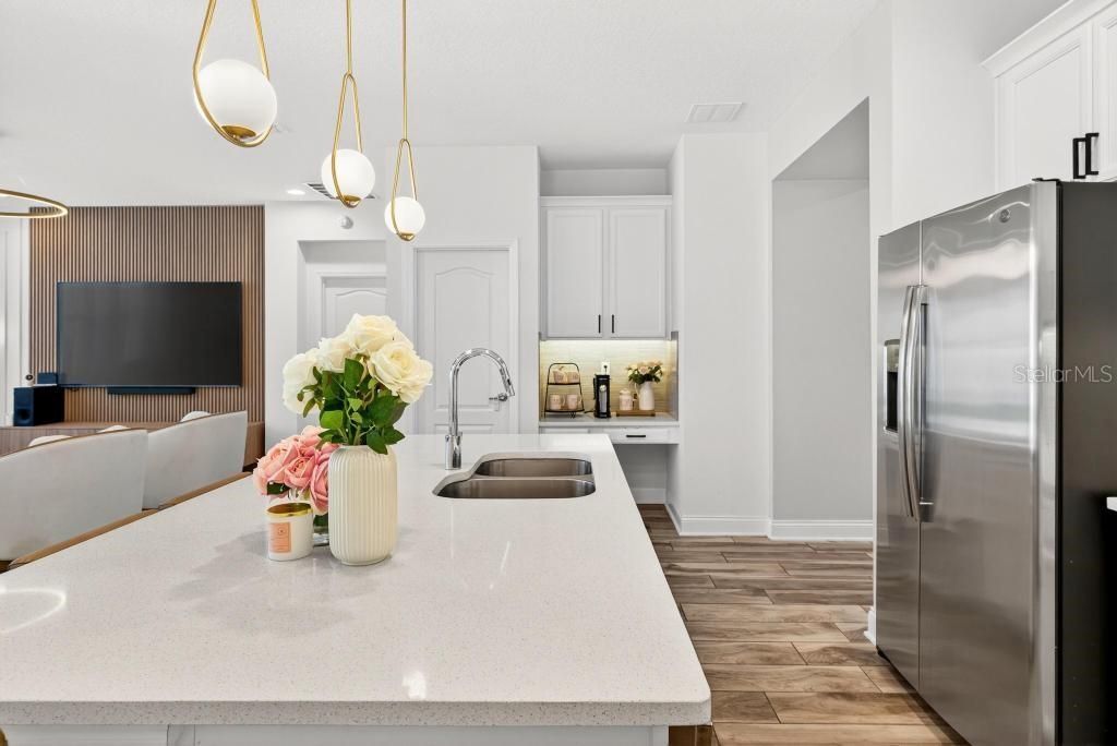 For Sale: $615,000 (3 beds, 2 baths, 1857 Square Feet)