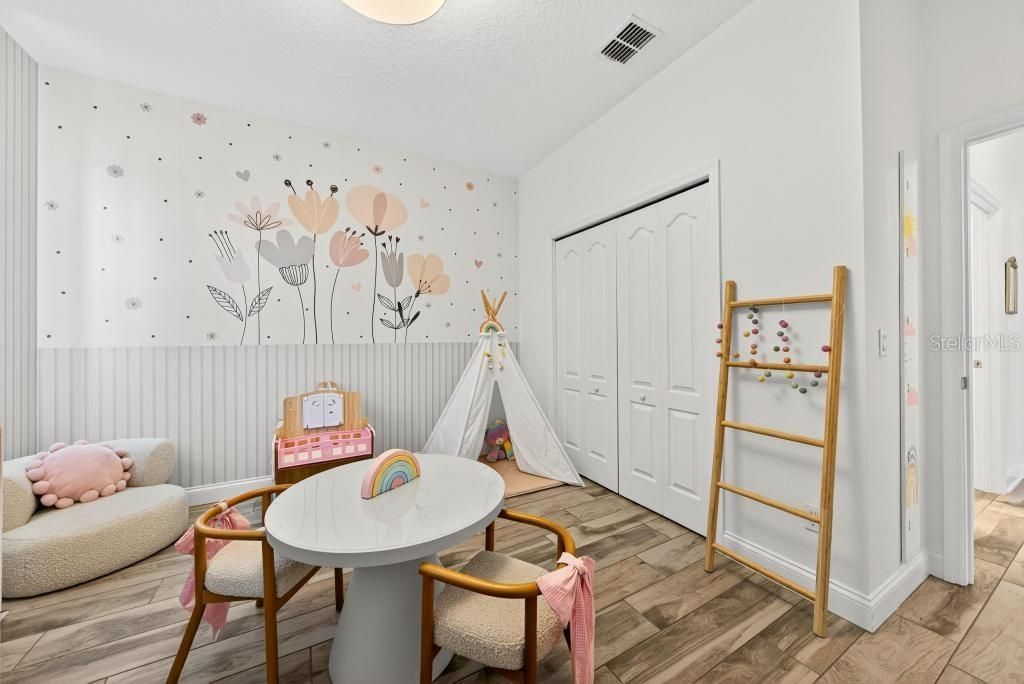 For Sale: $615,000 (3 beds, 2 baths, 1857 Square Feet)