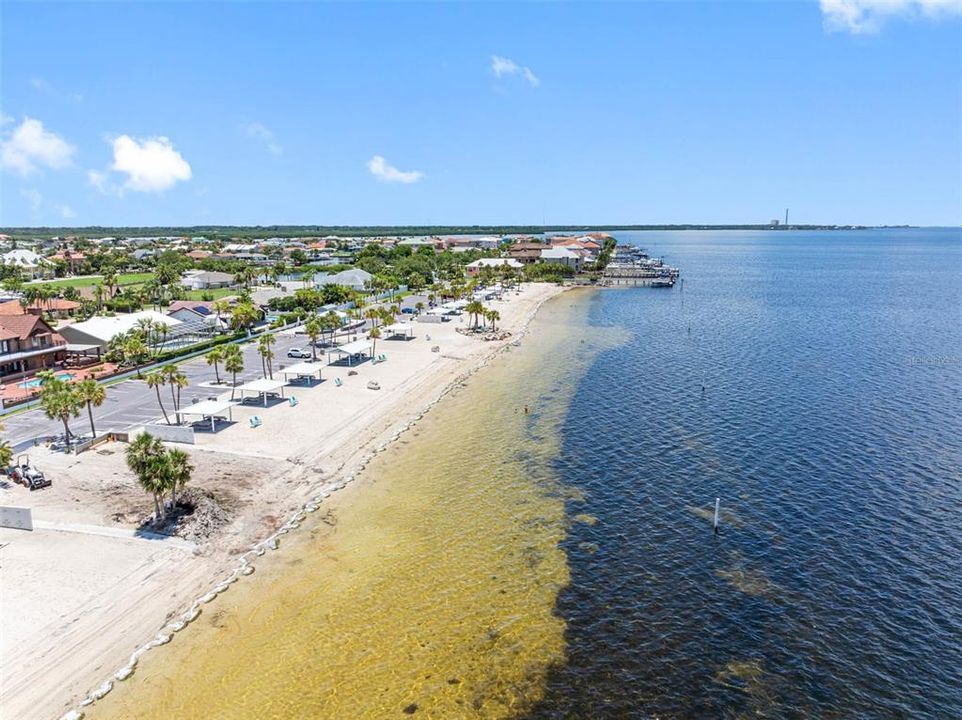 待售: $245,000 (2 贝兹, 2 浴室, 1060 平方英尺)