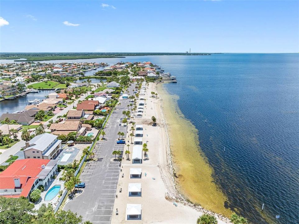 待售: $245,000 (2 贝兹, 2 浴室, 1060 平方英尺)