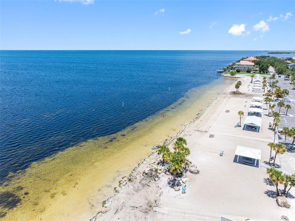 待售: $245,000 (2 贝兹, 2 浴室, 1060 平方英尺)