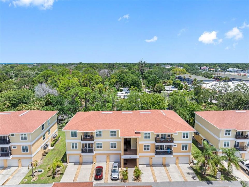 待售: $245,000 (2 贝兹, 2 浴室, 1060 平方英尺)