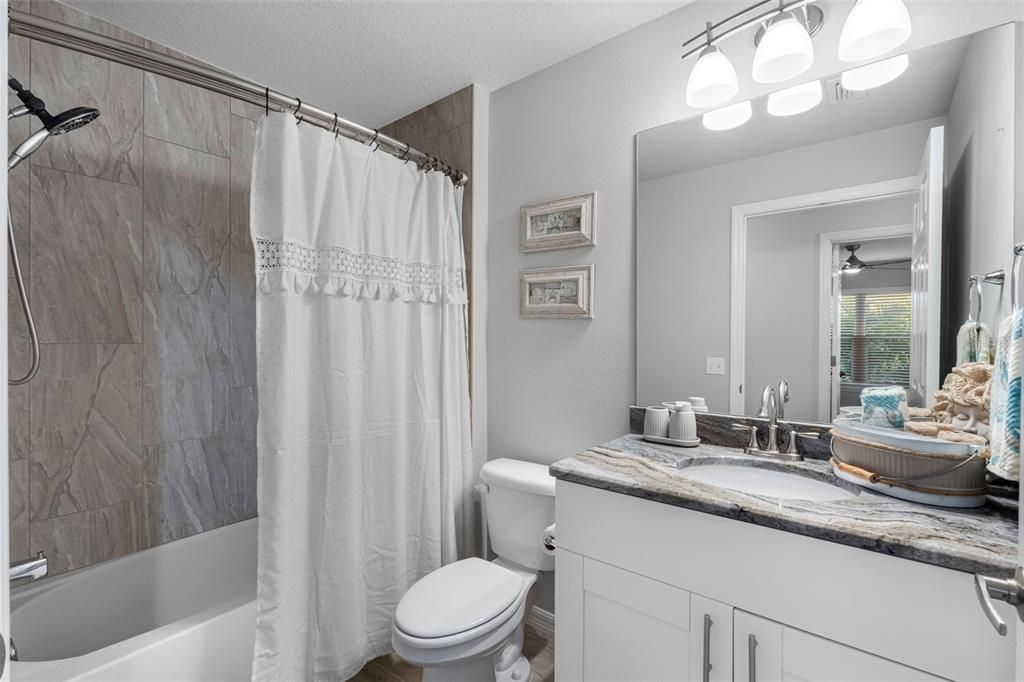 待售: $245,000 (2 贝兹, 2 浴室, 1060 平方英尺)