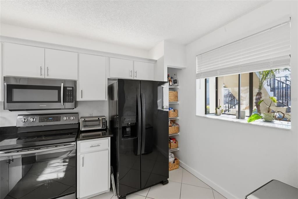 待售: $250,000 (2 贝兹, 2 浴室, 1115 平方英尺)