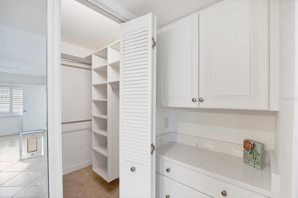 For Sale: $689,900 (2 beds, 2 baths, 1084 Square Feet)