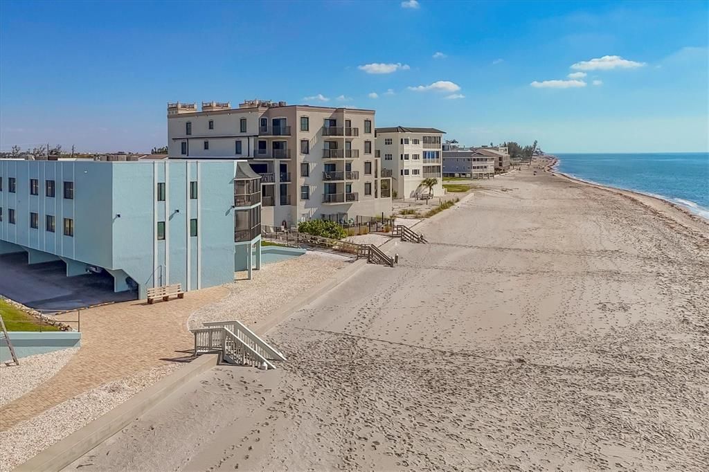 For Sale: $689,900 (2 beds, 2 baths, 1084 Square Feet)