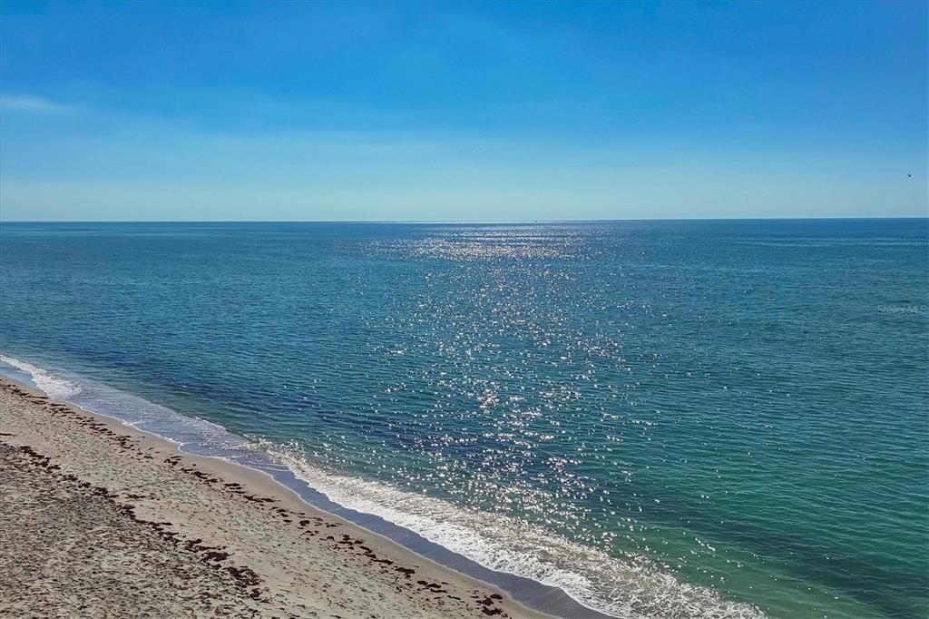 For Sale: $689,900 (2 beds, 2 baths, 1084 Square Feet)