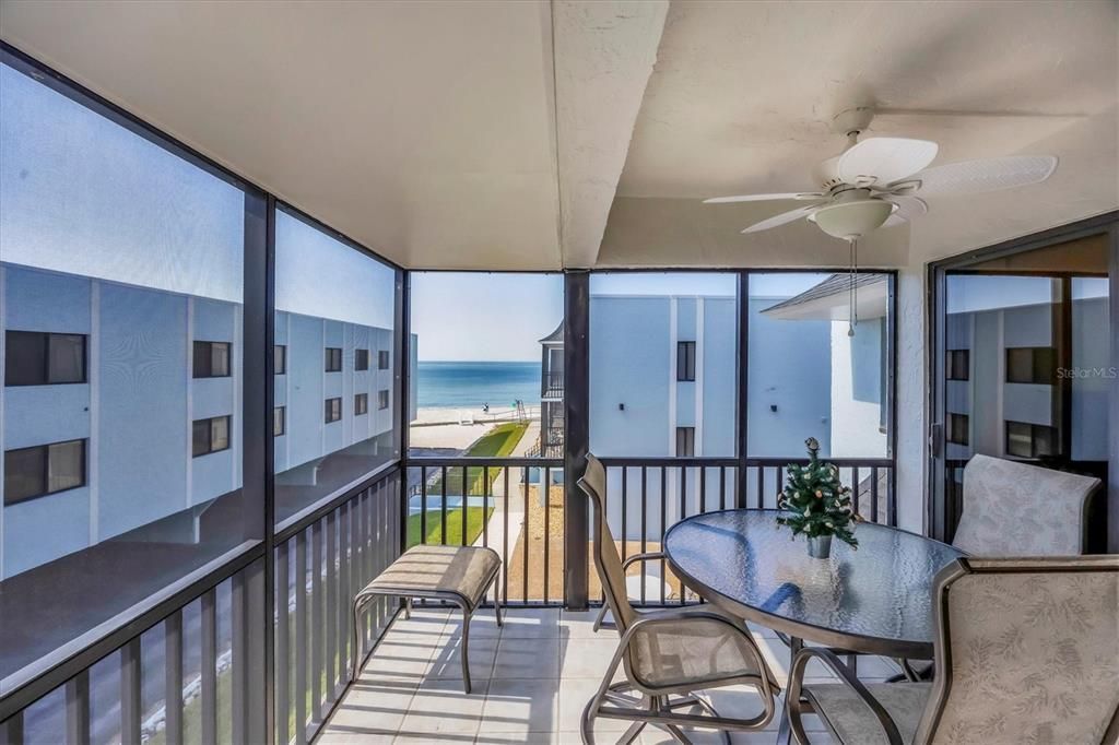 For Sale: $689,900 (2 beds, 2 baths, 1084 Square Feet)