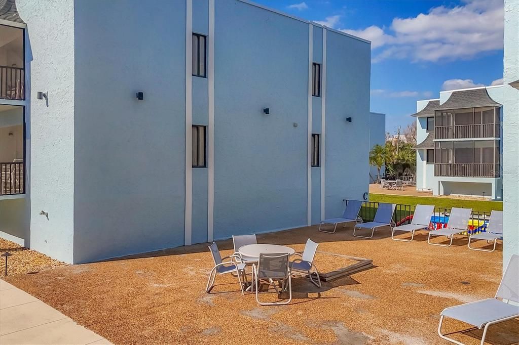 For Sale: $689,900 (2 beds, 2 baths, 1084 Square Feet)