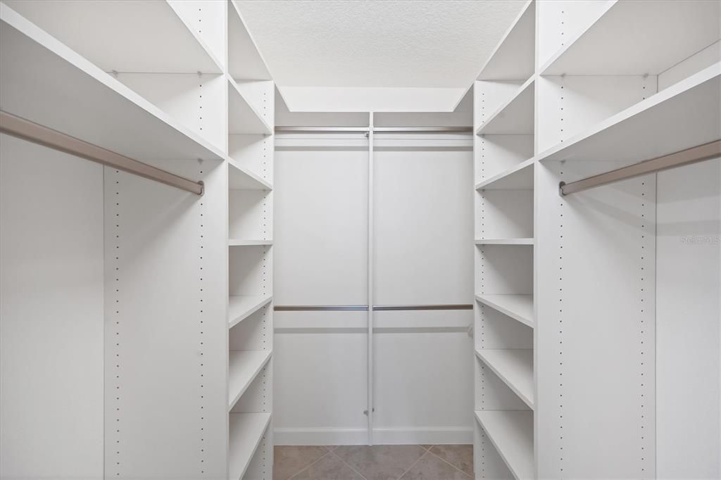 For Sale: $689,900 (2 beds, 2 baths, 1084 Square Feet)