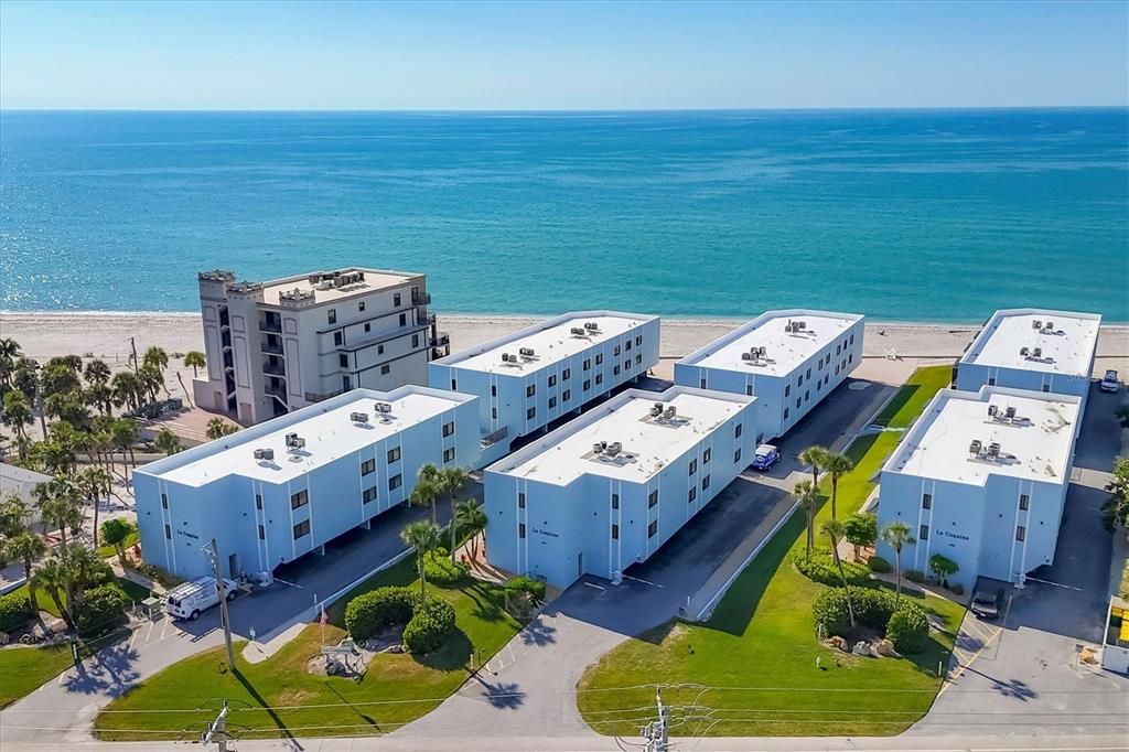 For Sale: $689,900 (2 beds, 2 baths, 1084 Square Feet)