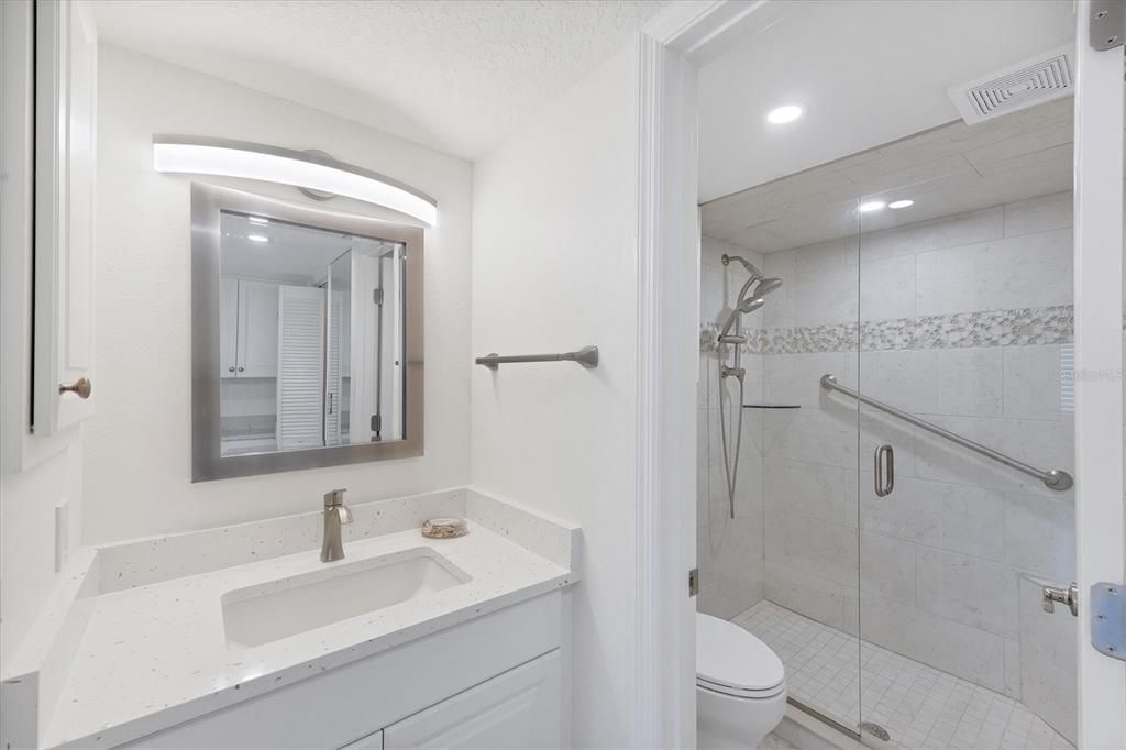 For Sale: $689,900 (2 beds, 2 baths, 1084 Square Feet)