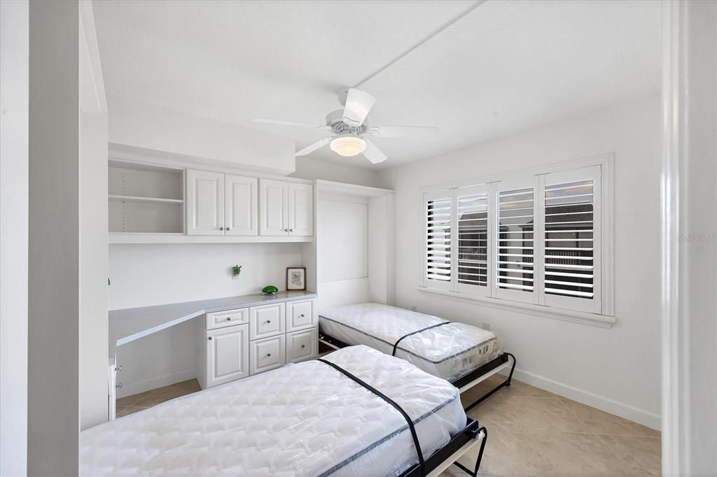 For Sale: $689,900 (2 beds, 2 baths, 1084 Square Feet)