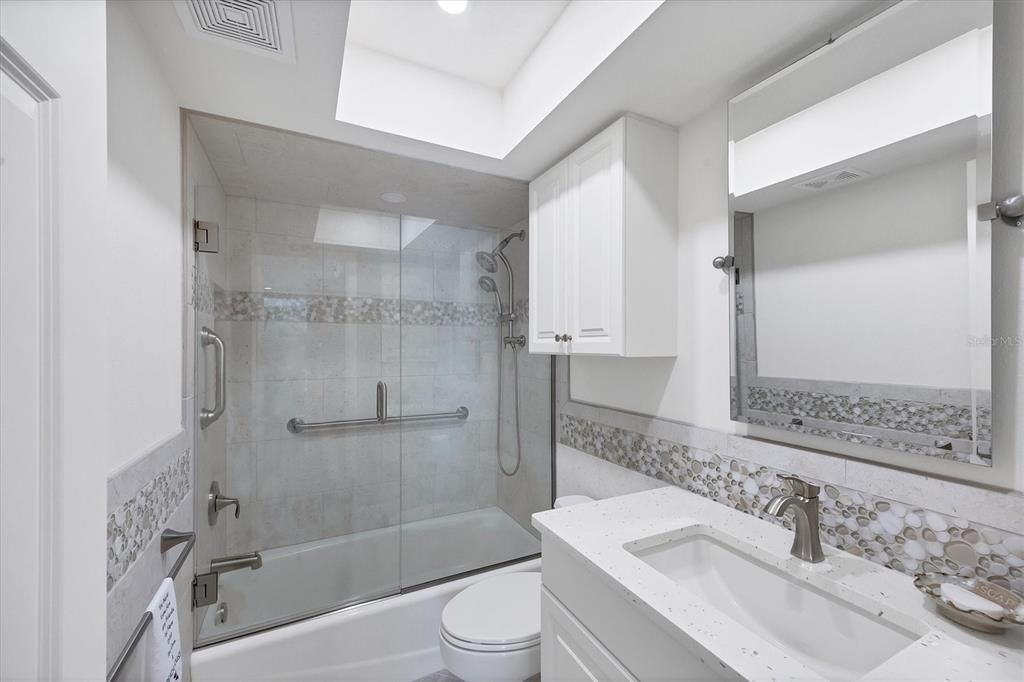 For Sale: $689,900 (2 beds, 2 baths, 1084 Square Feet)