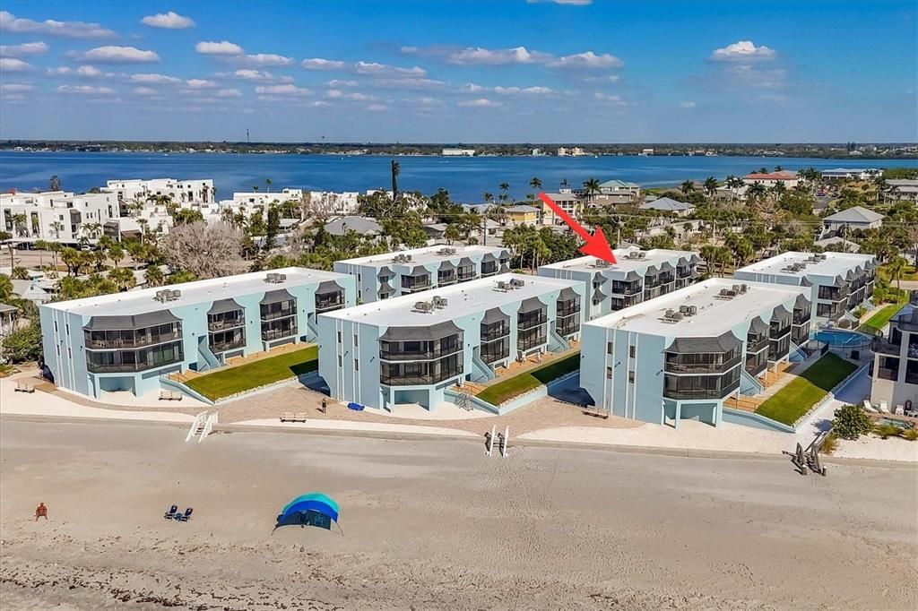 For Sale: $689,900 (2 beds, 2 baths, 1084 Square Feet)