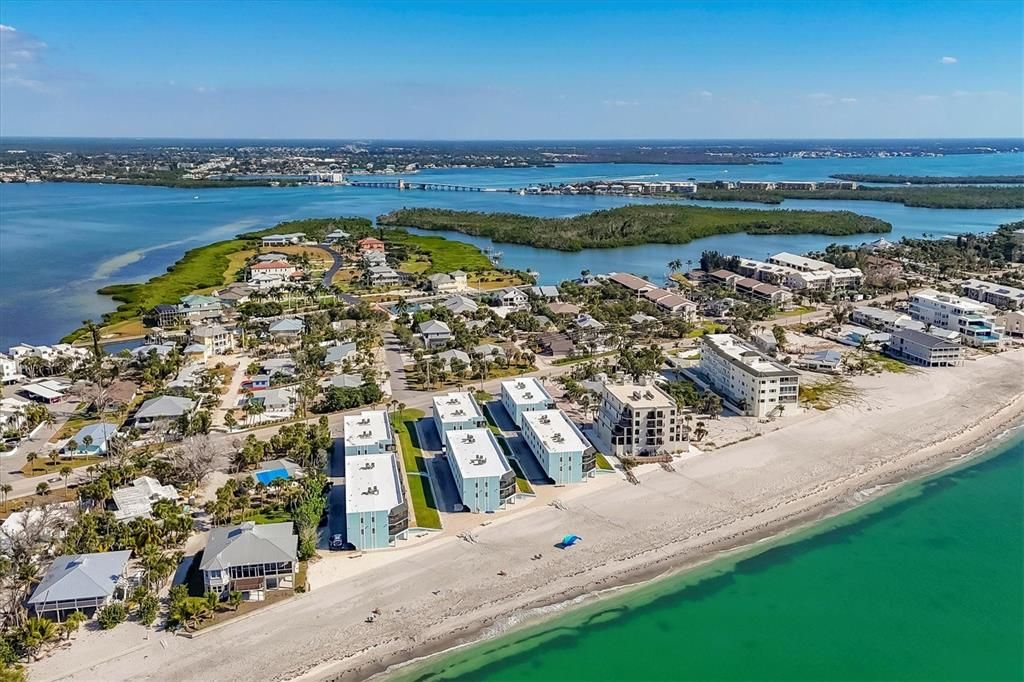 For Sale: $689,900 (2 beds, 2 baths, 1084 Square Feet)