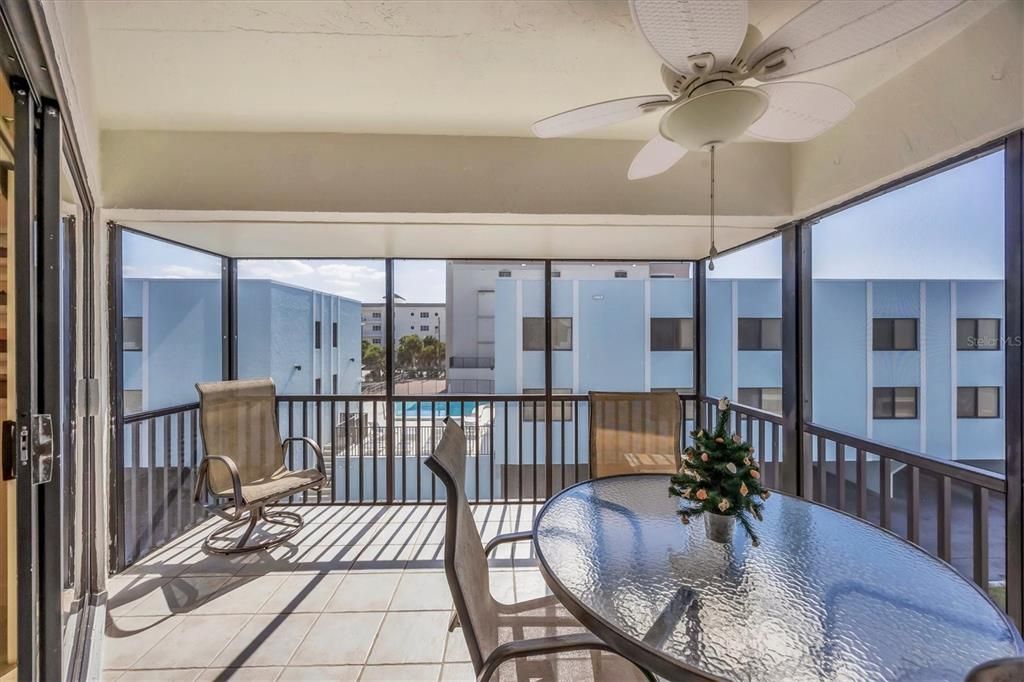 For Sale: $689,900 (2 beds, 2 baths, 1084 Square Feet)