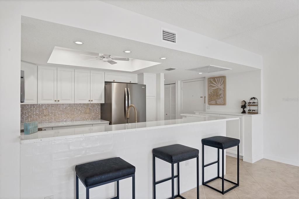 For Sale: $689,900 (2 beds, 2 baths, 1084 Square Feet)