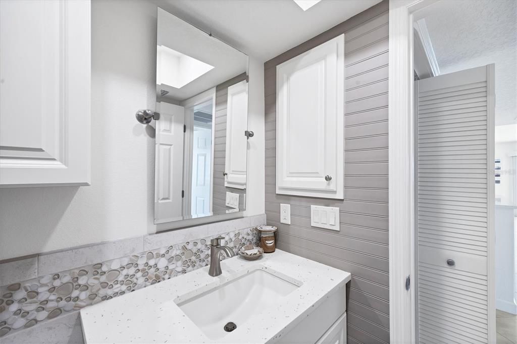 For Sale: $689,900 (2 beds, 2 baths, 1084 Square Feet)