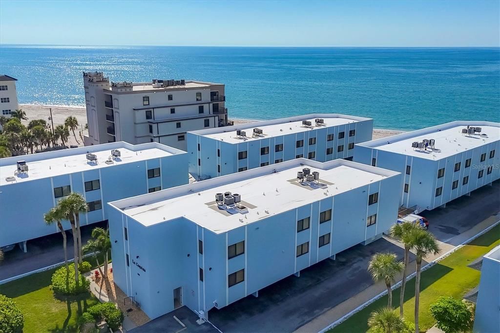 For Sale: $689,900 (2 beds, 2 baths, 1084 Square Feet)