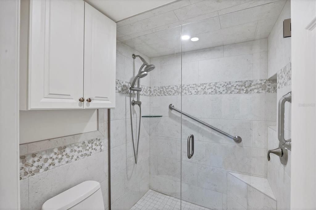 For Sale: $689,900 (2 beds, 2 baths, 1084 Square Feet)