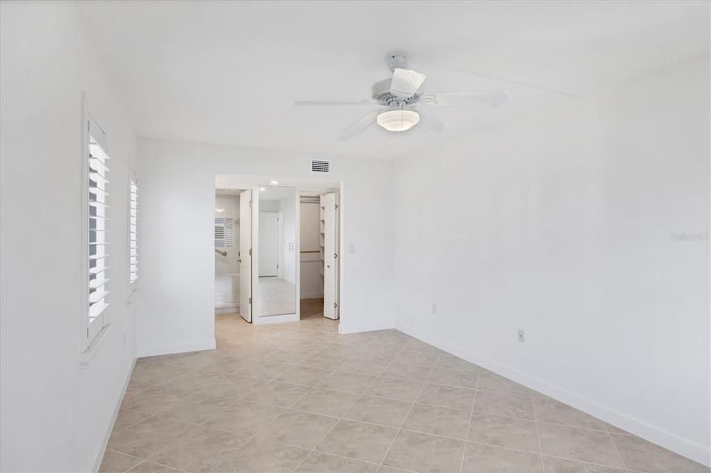 For Sale: $689,900 (2 beds, 2 baths, 1084 Square Feet)