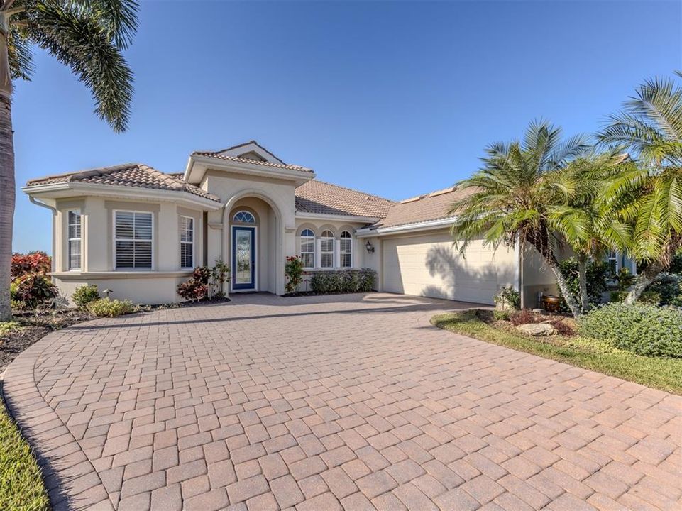 For Sale: $499,000 (3 beds, 2 baths, 1744 Square Feet)