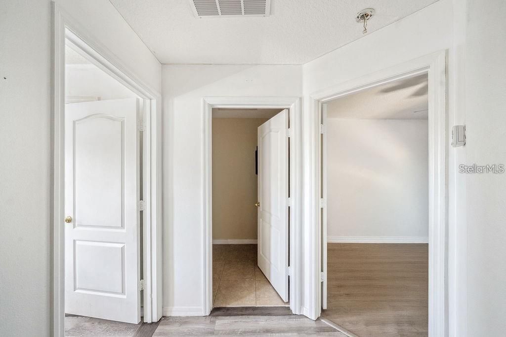 Active With Contract: $210,000 (2 beds, 2 baths, 1388 Square Feet)